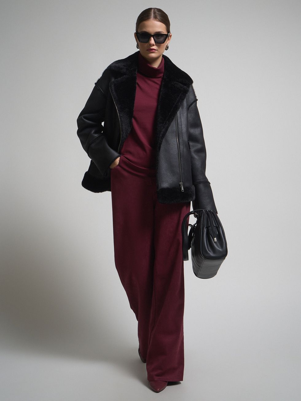 ДУБЛЕНКА ЖЕНСКАЯ, ЧЕРНАЯ