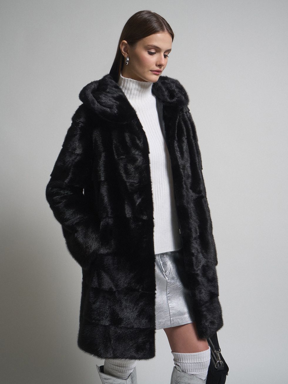 ШУБА ЧЕРНАЯ, МЕХ НОРКА