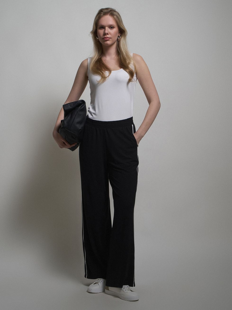 БРЮКИ ЖЕНСКИЕ, ЧЕРНЫЕ