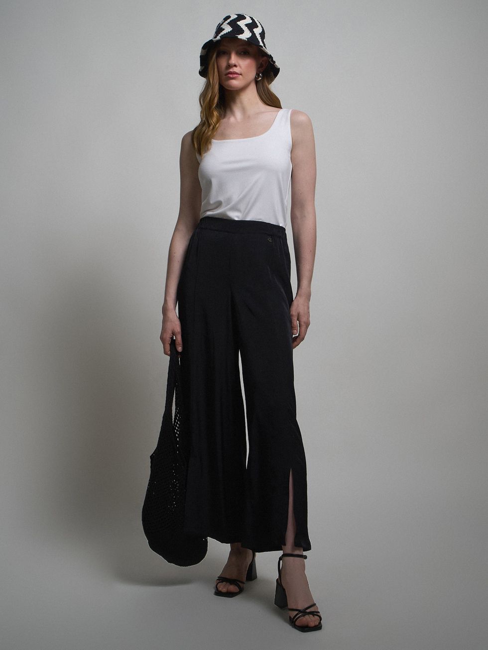 БРЮКИ ЖЕНСКИЕ, ЧЕРНЫЕ