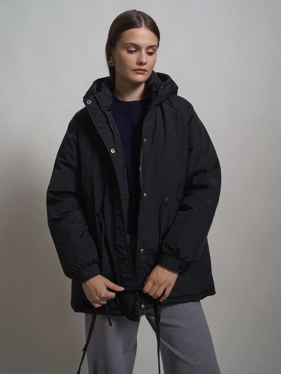 ПАРКА ЖЕНСКАЯ, ЧЕРНАЯ