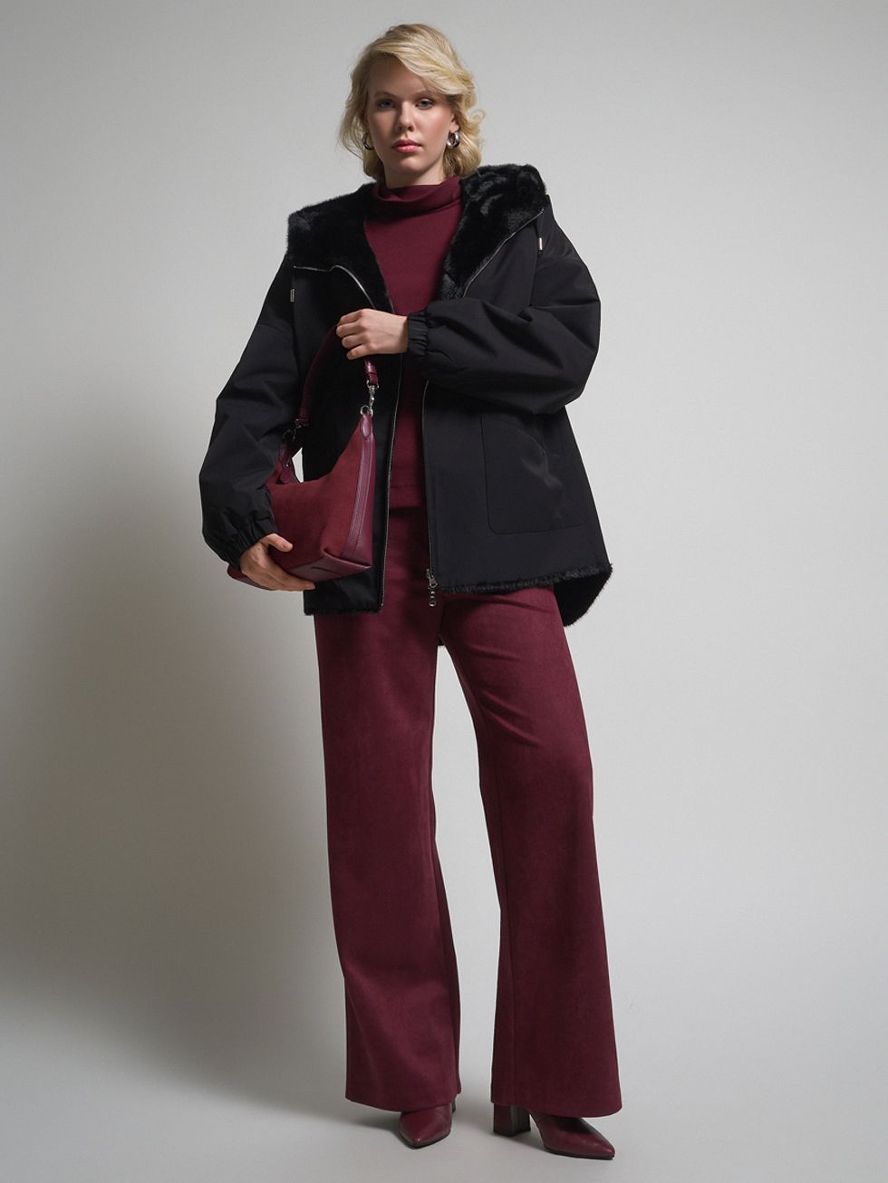 ПАРКА ЖЕНСКАЯ, ЧЕРНАЯ