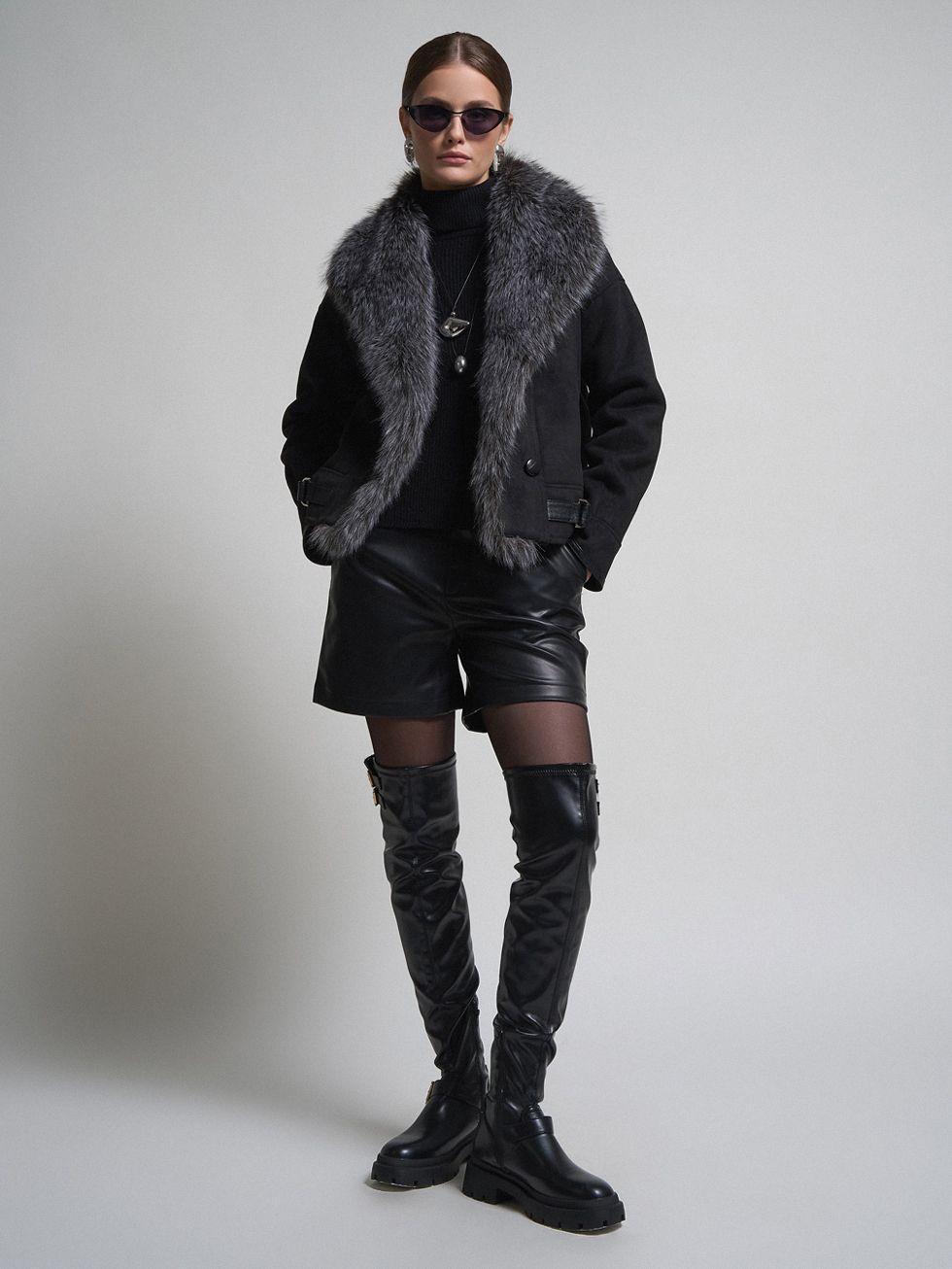 ДУБЛЕНКА ЖЕНСКАЯ, ЧЕРНАЯ