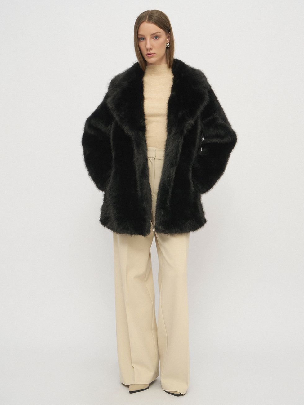 ШУБА ЧЕРНАЯ, ЭКО-МЕХ