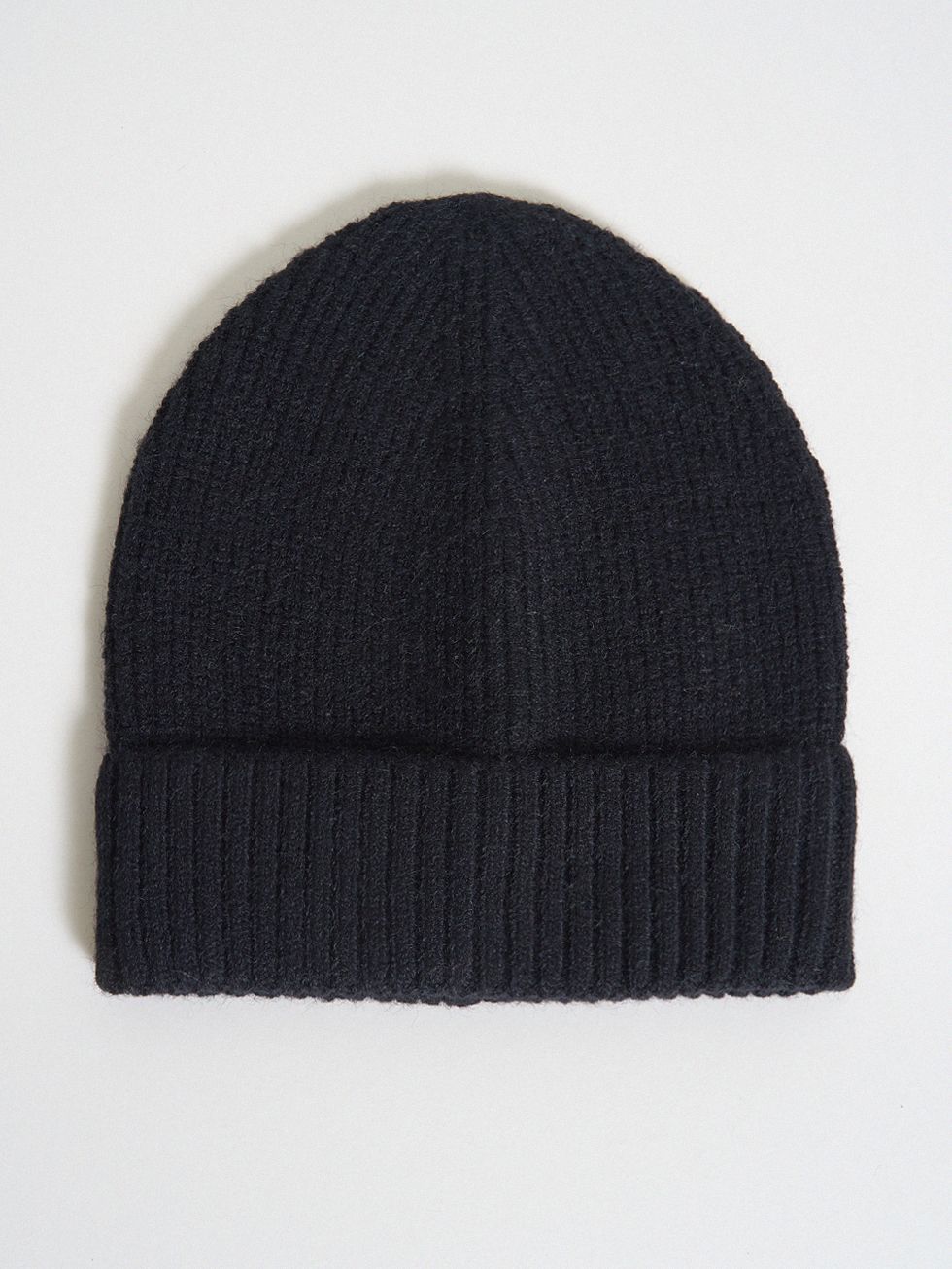 ШАПКА ЖЕНСКАЯ, ЧЕРНАЯ