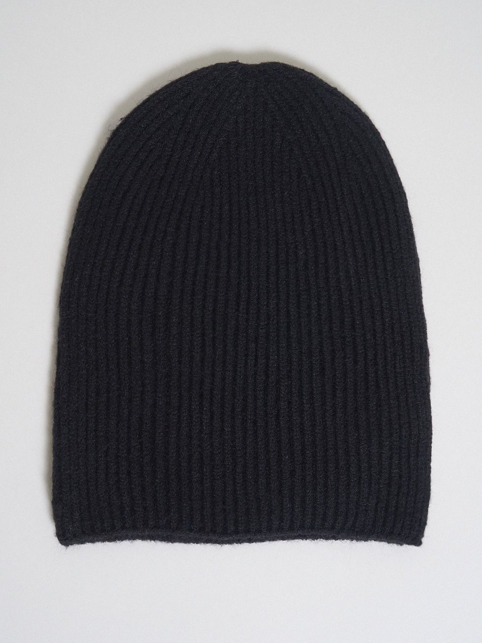 ШАПКА ЖЕНСКАЯ, ЧЕРНАЯ