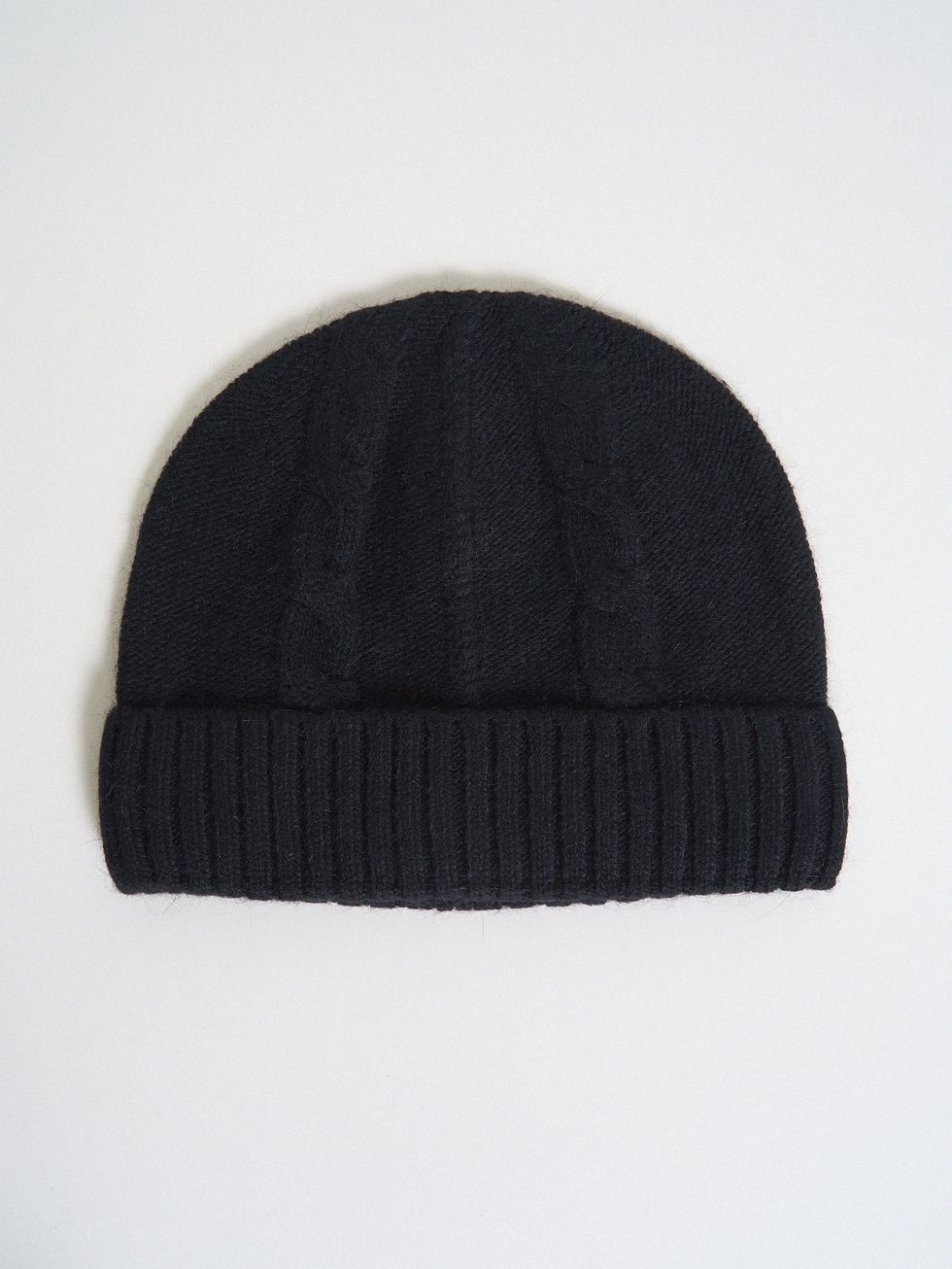 ШАПКА ЖЕНСКАЯ, ЧЕРНАЯ