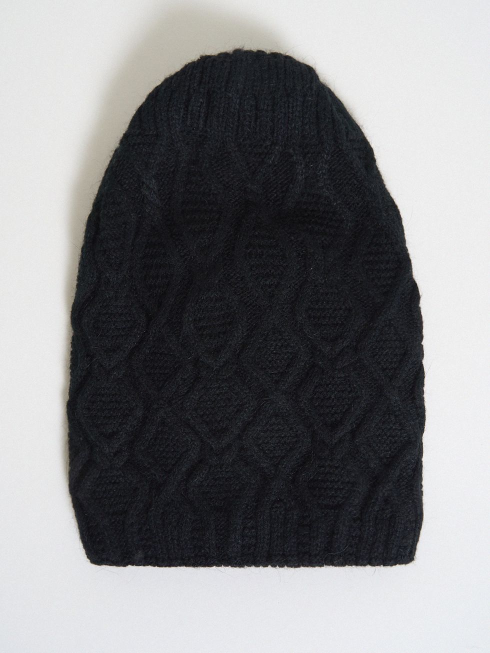 ШАПКА ЖЕНСКАЯ, ЧЕРНАЯ