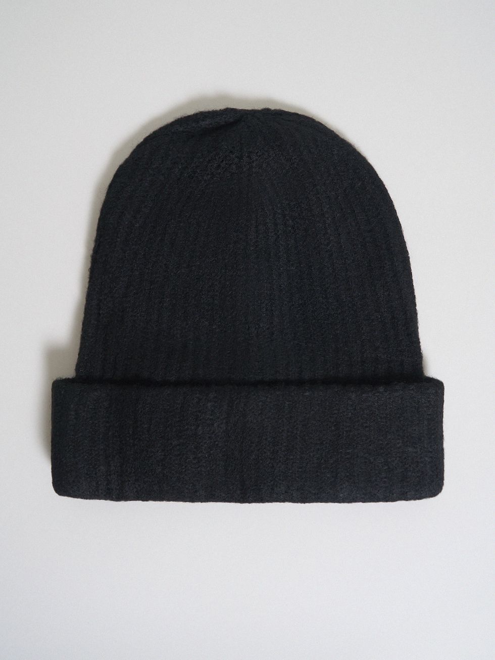 ШАПКА ЖЕНСКАЯ, ЧЕРНАЯ