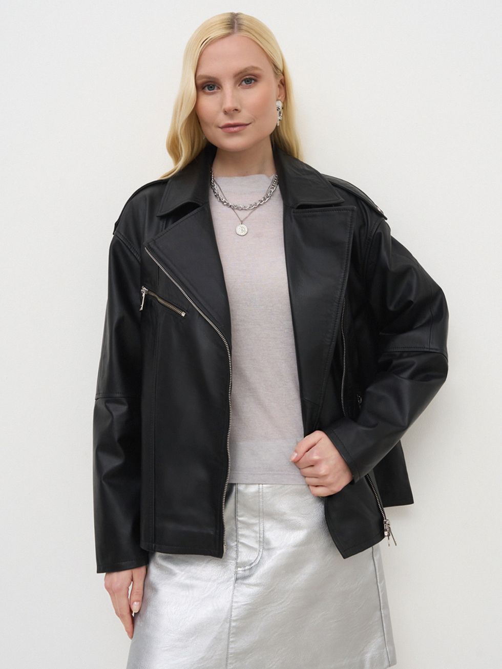 КОЖАНАЯ КУРТКА ЖЕНСКАЯ, ЧЕРНАЯ