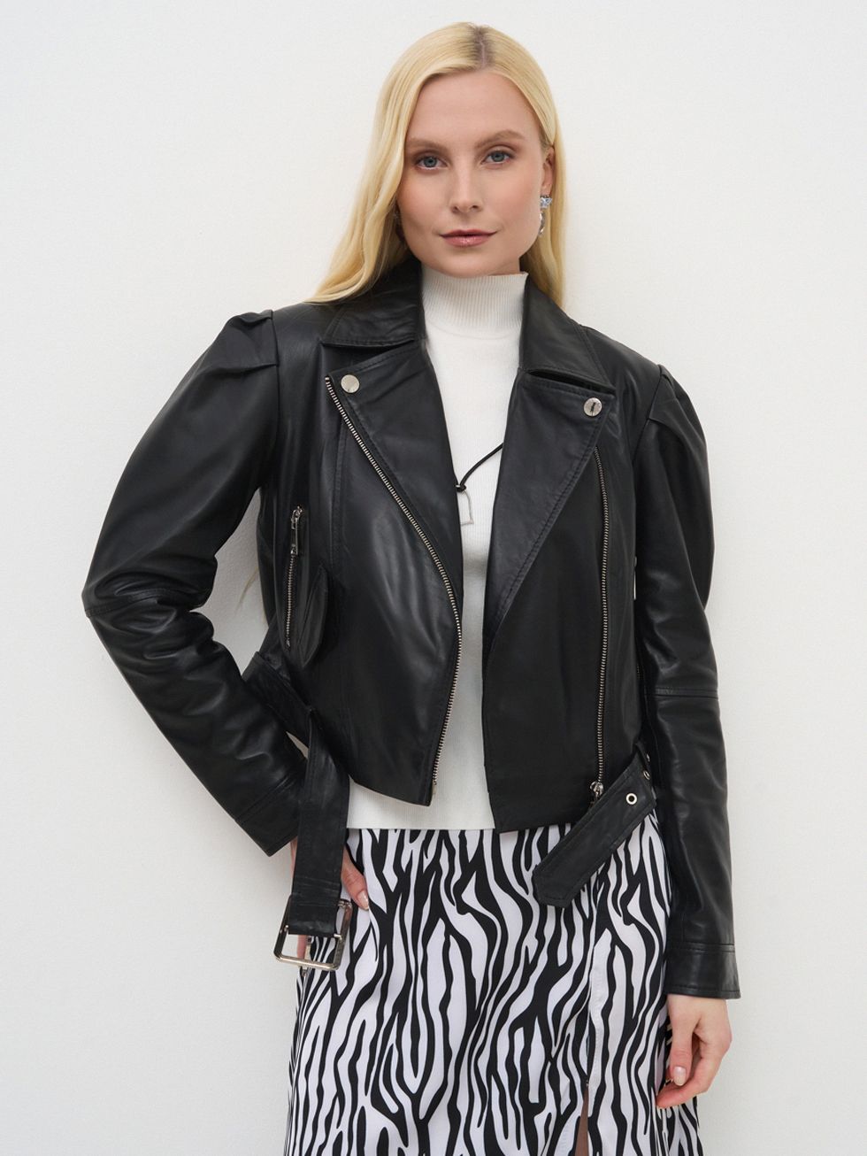 КОЖАНАЯ КУРТКА ЖЕНСКАЯ, ЧЕРНАЯ