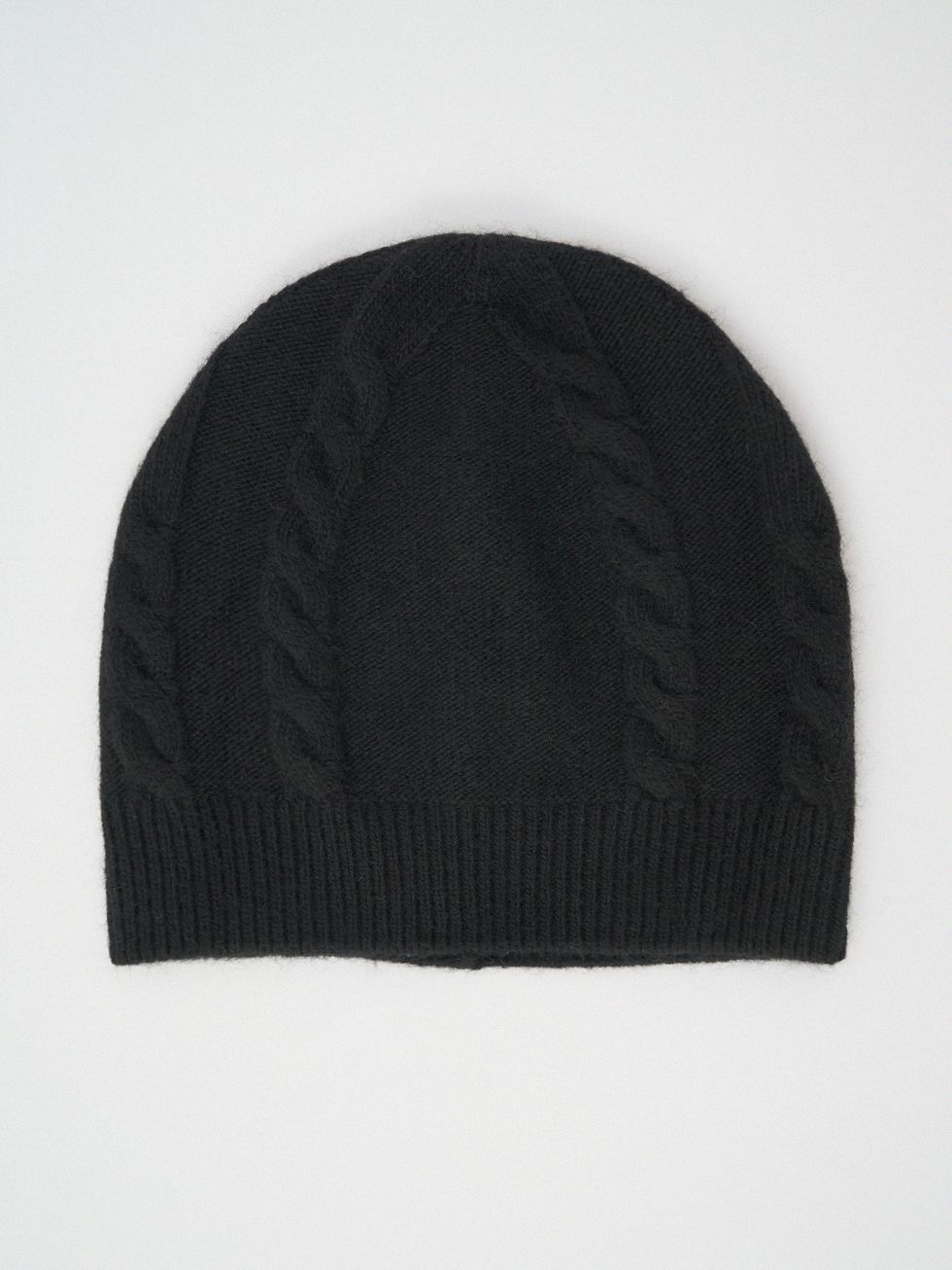 ШАПКА ЖЕНСКАЯ, ЧЕРНАЯ