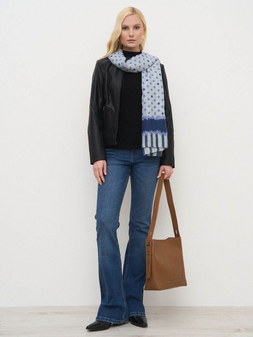 КОЖАНАЯ КУРТКА ЖЕНСКАЯ, ЧЕРНАЯ