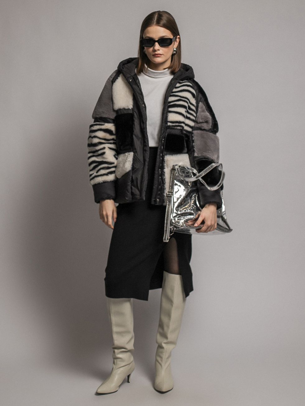 ШУБА ЧЕРНАЯ/БЕЛАЯ, ЭКО-МЕХ