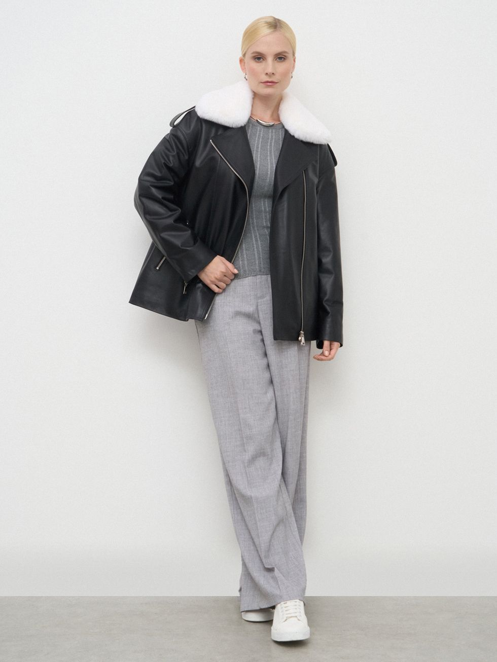 КОЖАНАЯ КУРТКА ЖЕНСКАЯ, ЧЕРНАЯ