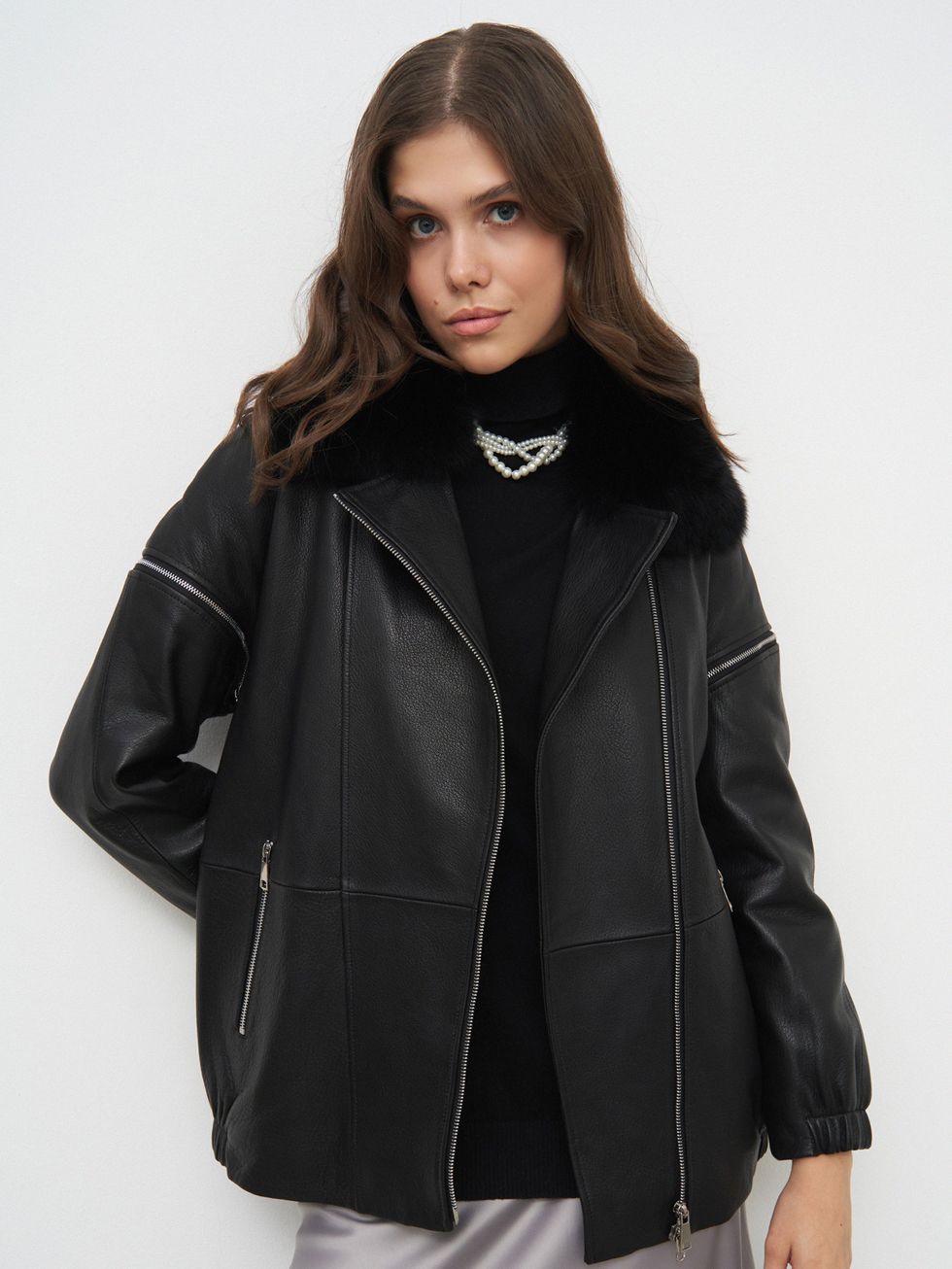 КОЖАНАЯ КУРТКА ЖЕНСКАЯ, ЧЕРНАЯ