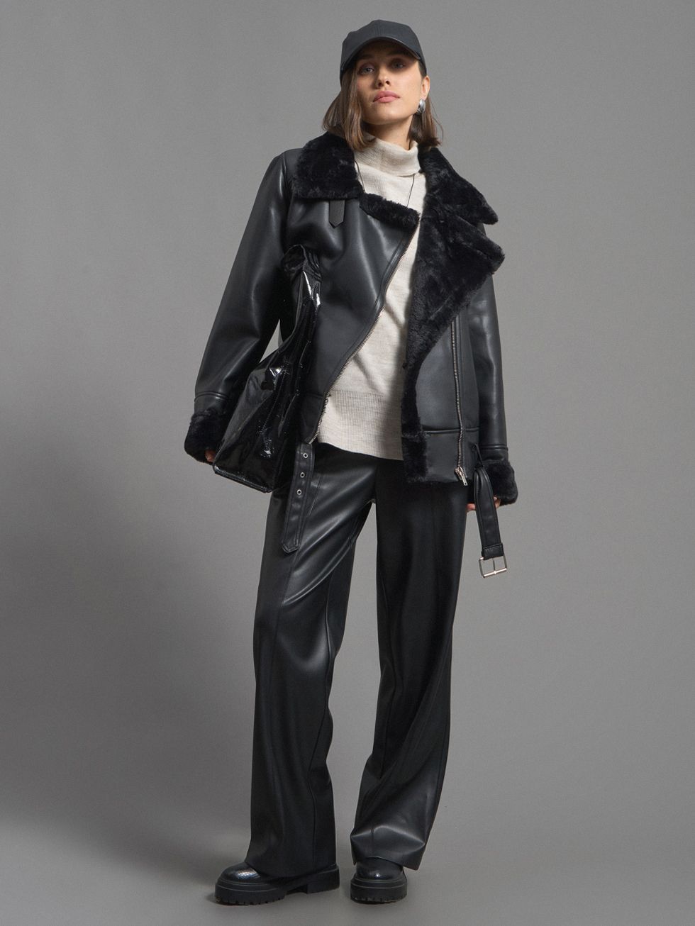 ДУБЛЕНКА ЖЕНСКАЯ, ЧЕРНАЯ