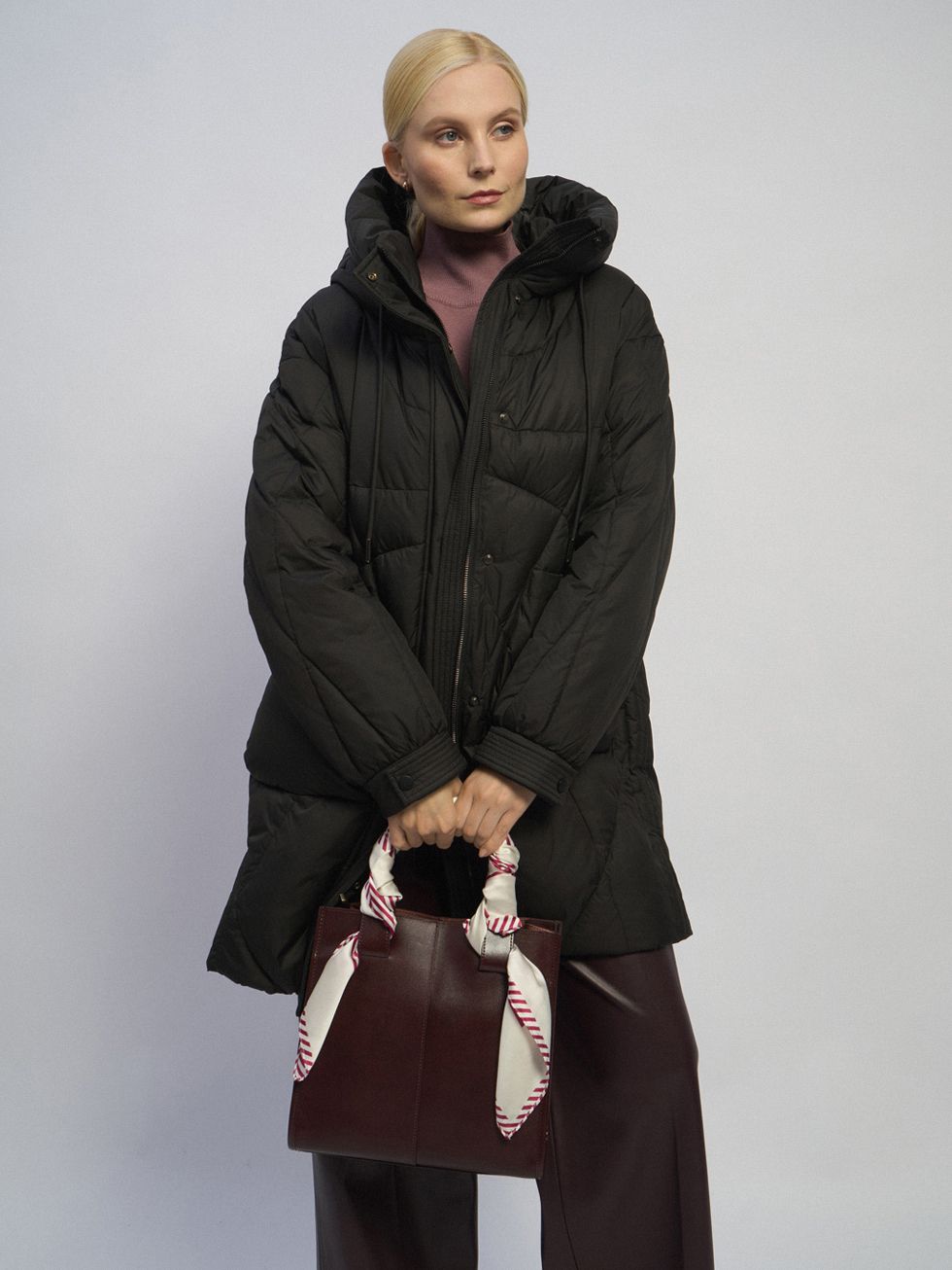 ПУХОВИК ЖЕНСКИЙ, ЧЕРНЫЙ