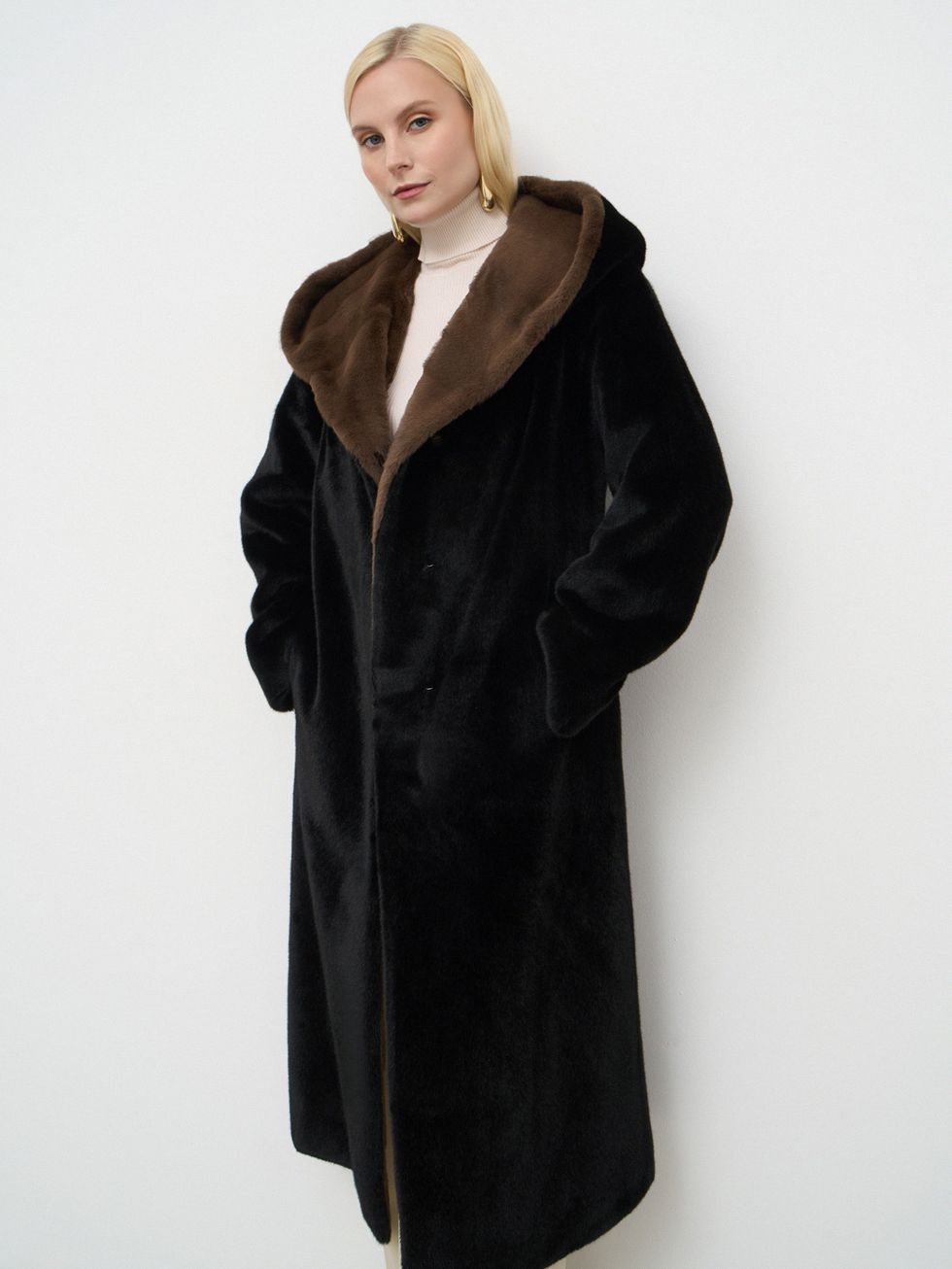 ШУБА ЧЕРНАЯ, ЭКО-МЕХ