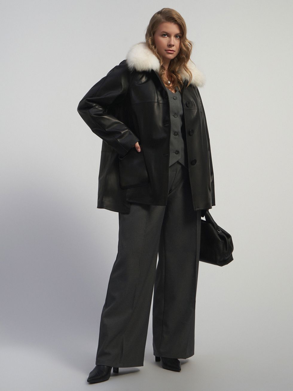 КОЖАНАЯ КУРТКА ЖЕНСКАЯ, ЧЕРНАЯ