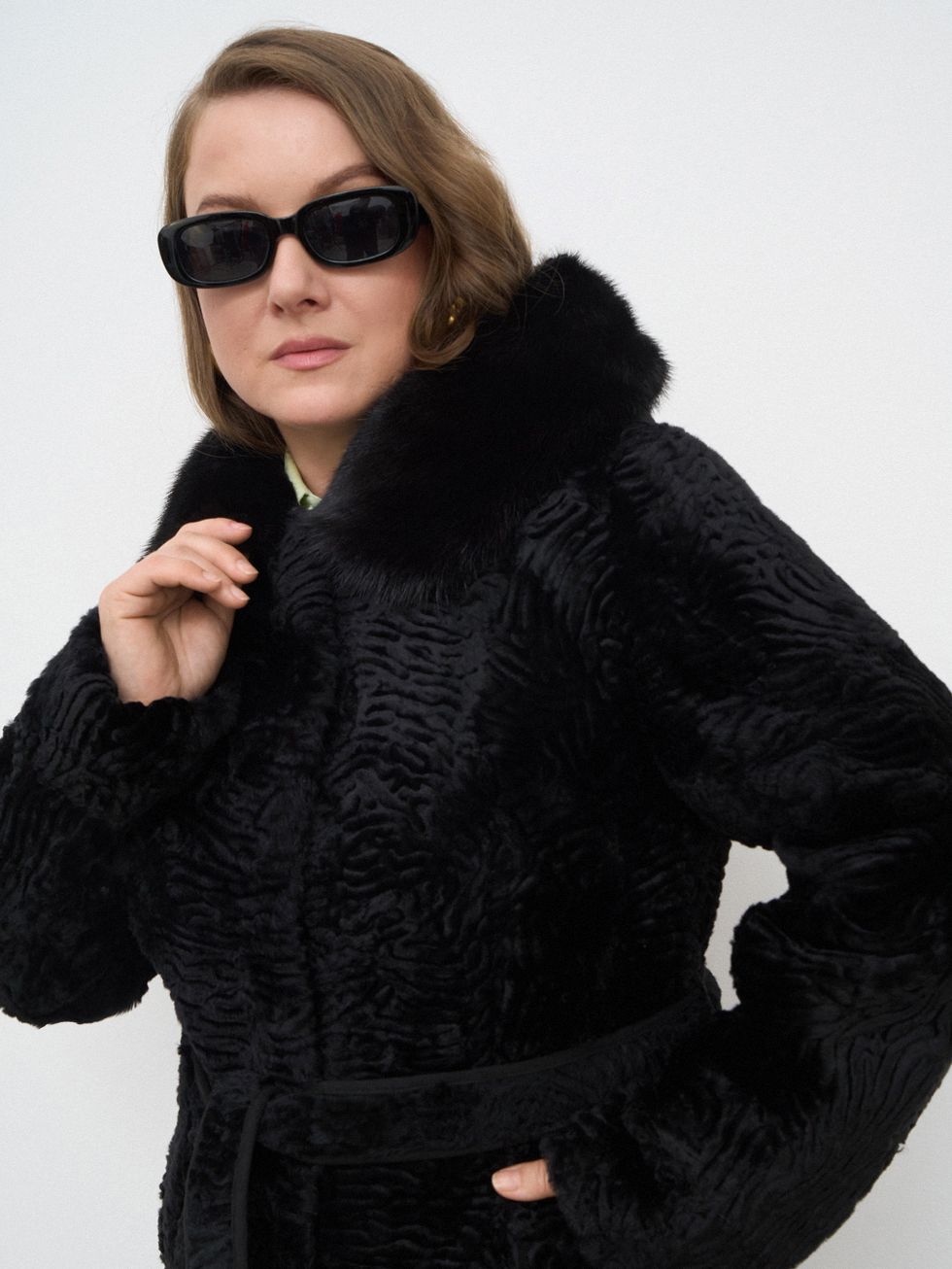 ШУБА ЧЕРНАЯ, МУТОН