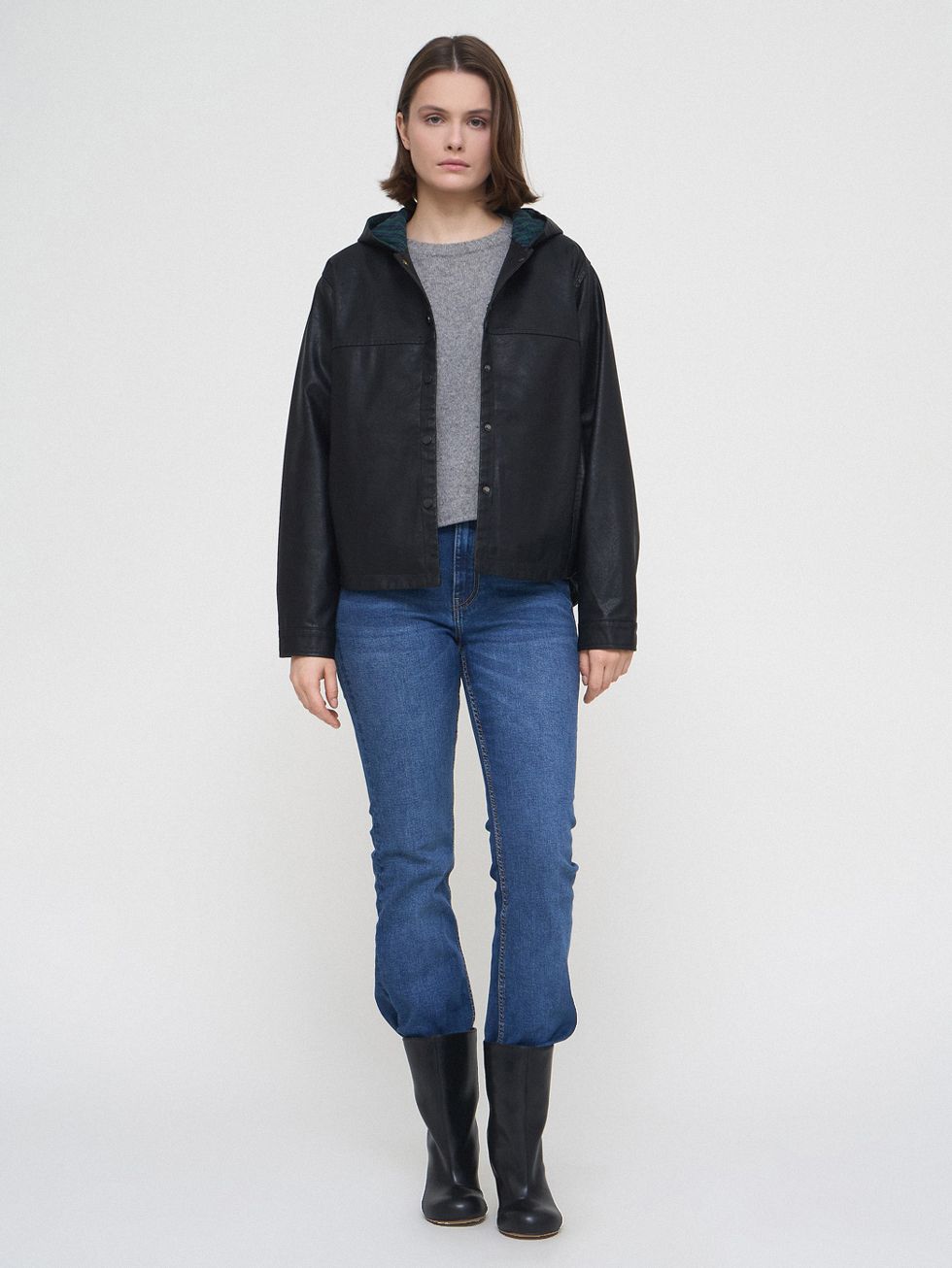 КОЖАНАЯ КУРТКА ЖЕНСКАЯ, ЧЕРНАЯ