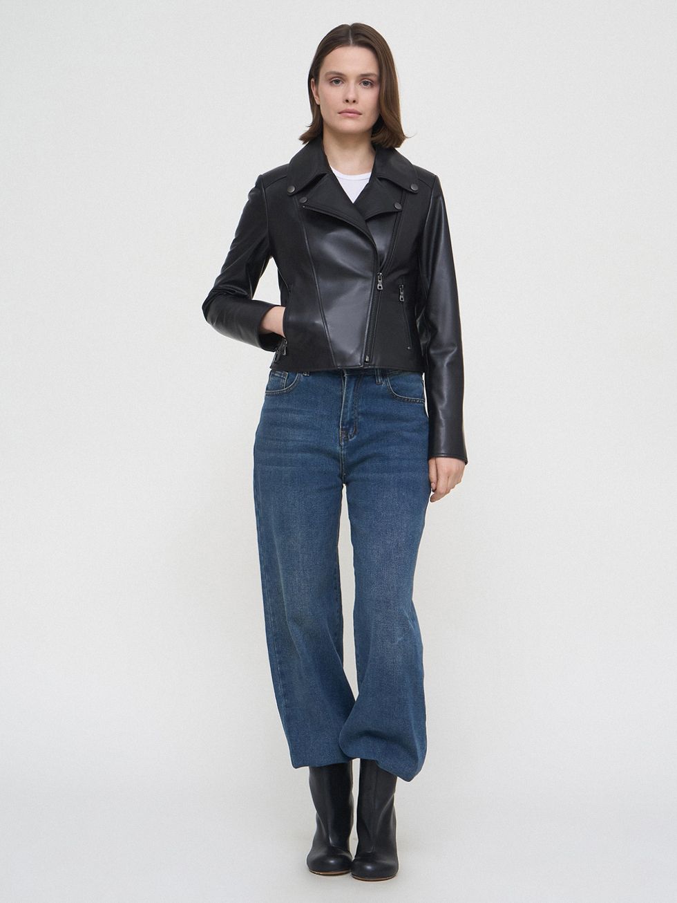 КОЖАНАЯ КУРТКА ЖЕНСКАЯ, ЧЕРНАЯ