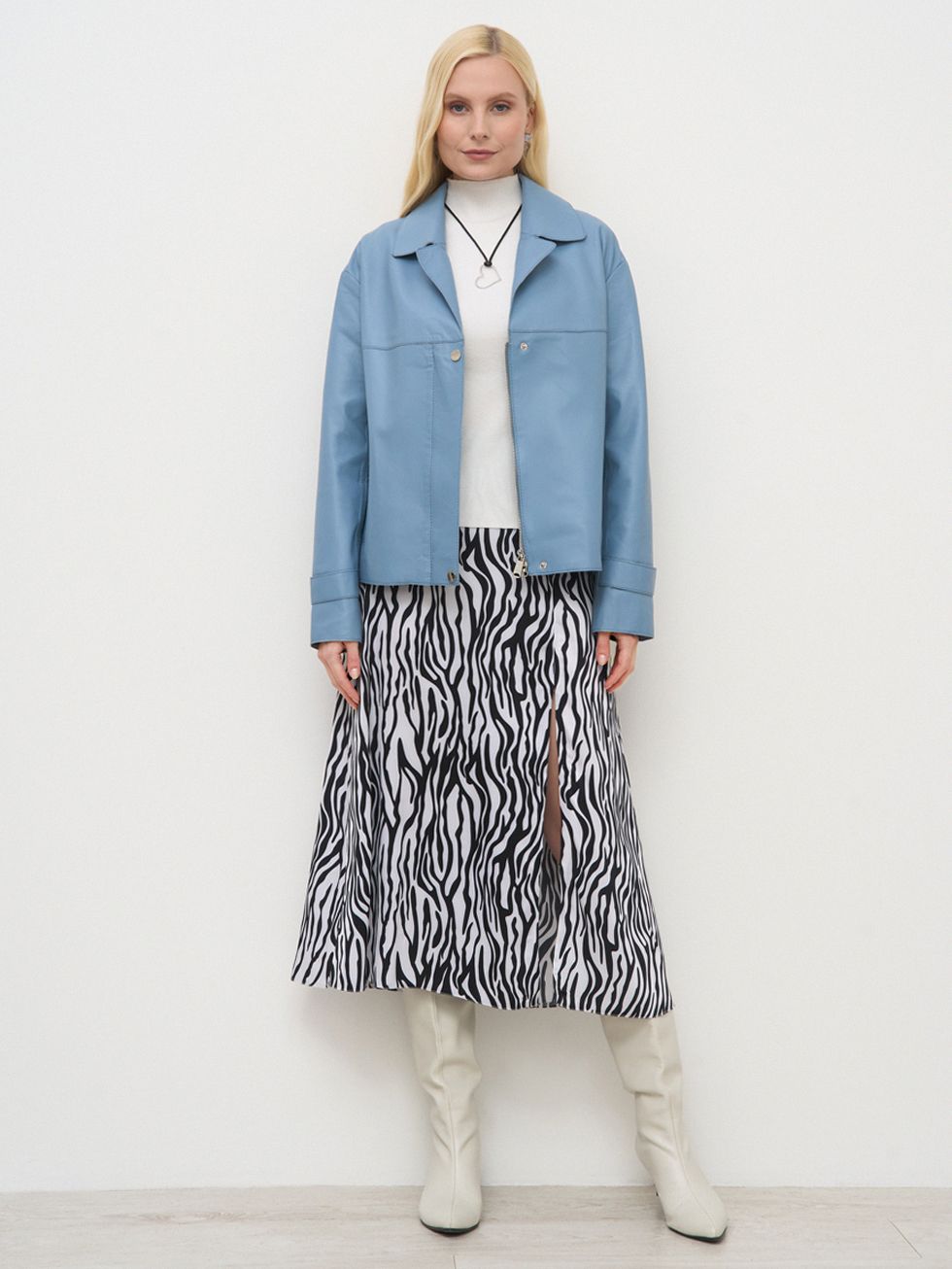 КОЖАНАЯ КУРТКА ЖЕНСКАЯ, ГОЛУБАЯ