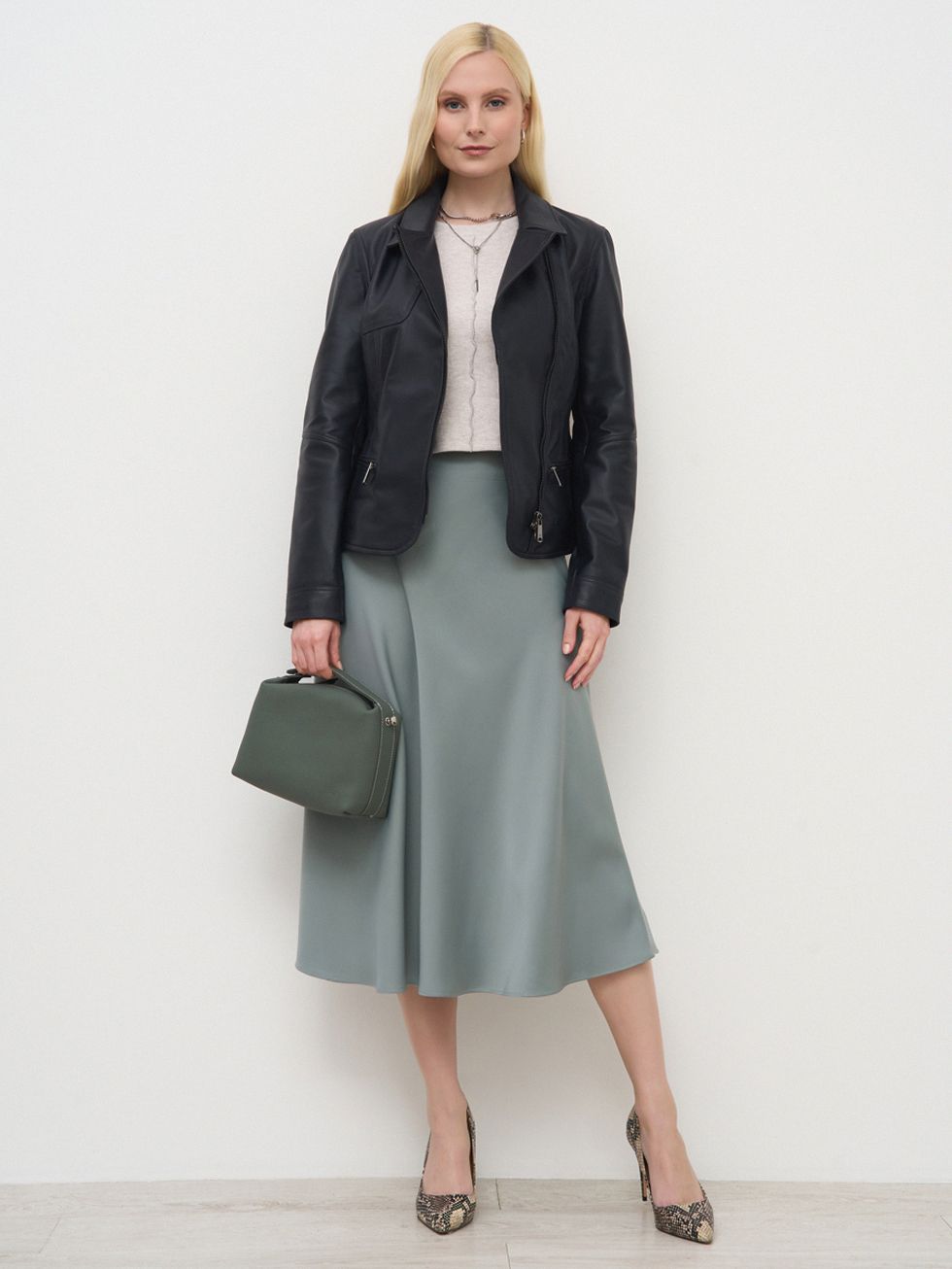 КОЖАНАЯ КУРТКА ЖЕНСКАЯ, ТЕМНО-СИНЯЯ