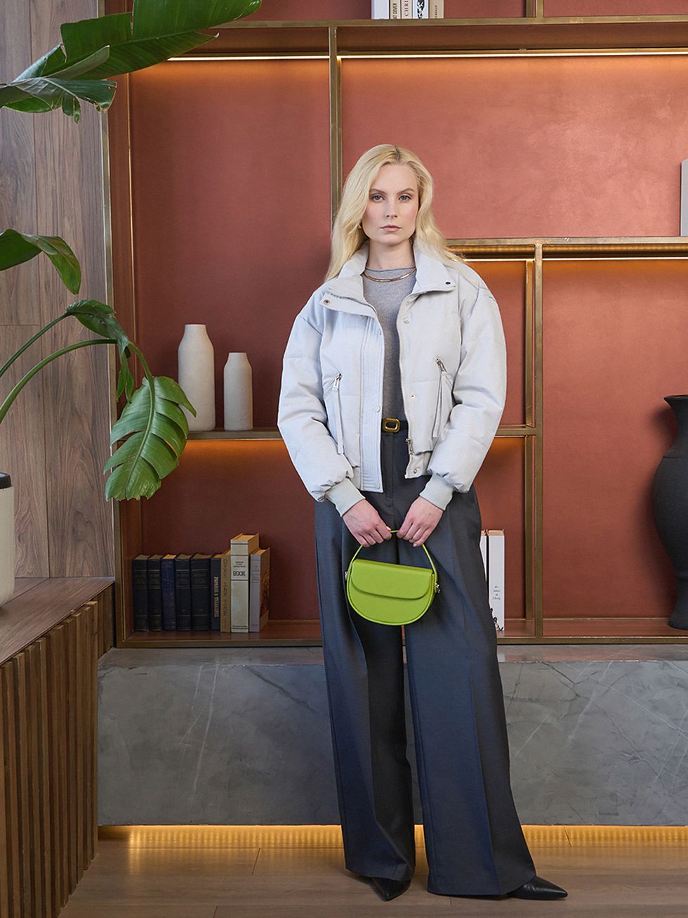 ВЕТРОВКА ЖЕНСКАЯ, СВЕТЛО-СЕРАЯ