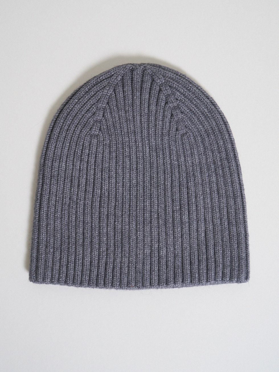 ШАПКА ЖЕНСКАЯ, СВЕТЛО-СЕРАЯ