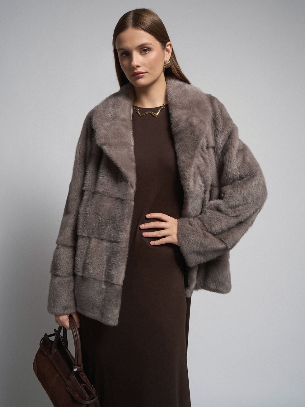 ШУБА СВЕТЛО-СЕРАЯ, МЕХ НОРКА