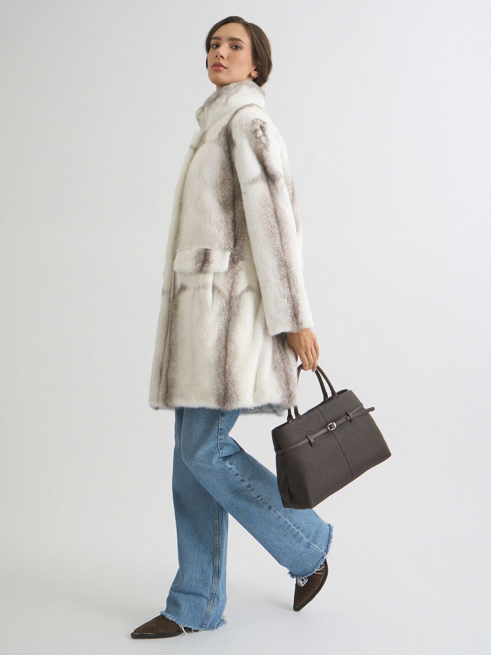 ШУБА СВЕТЛО-СЕРАЯ, МЕХ НОРКА