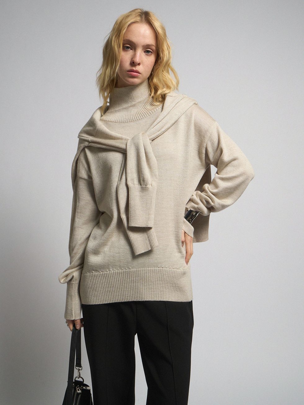 ДЖЕМПЕР ЖЕНСКИЙ, СВЕТЛО-СЕРЫЙ