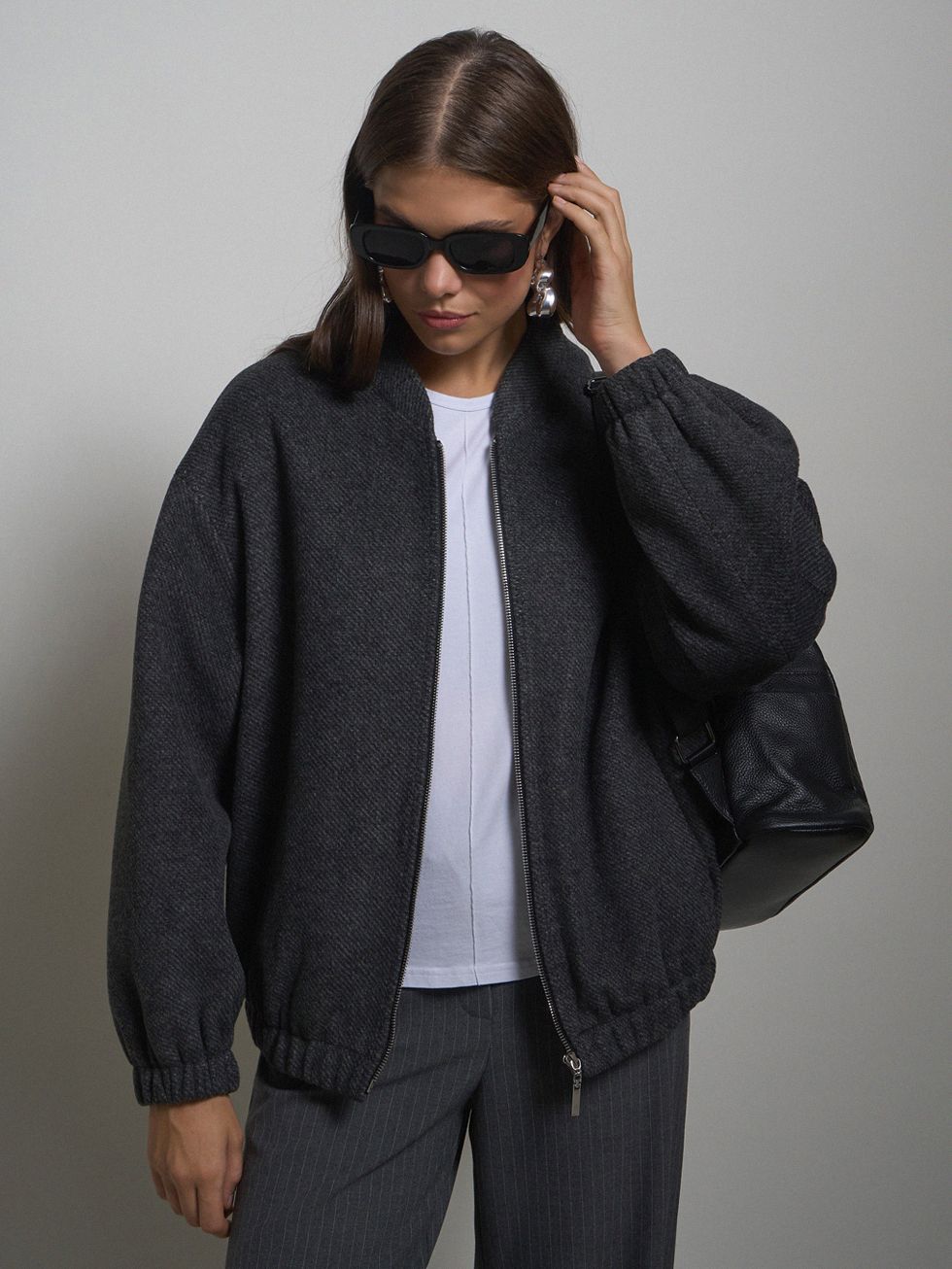 ТЕКСТИЛЬНАЯ КУРТКА ЖЕНСКАЯ, ТЕМНО-СЕРАЯ