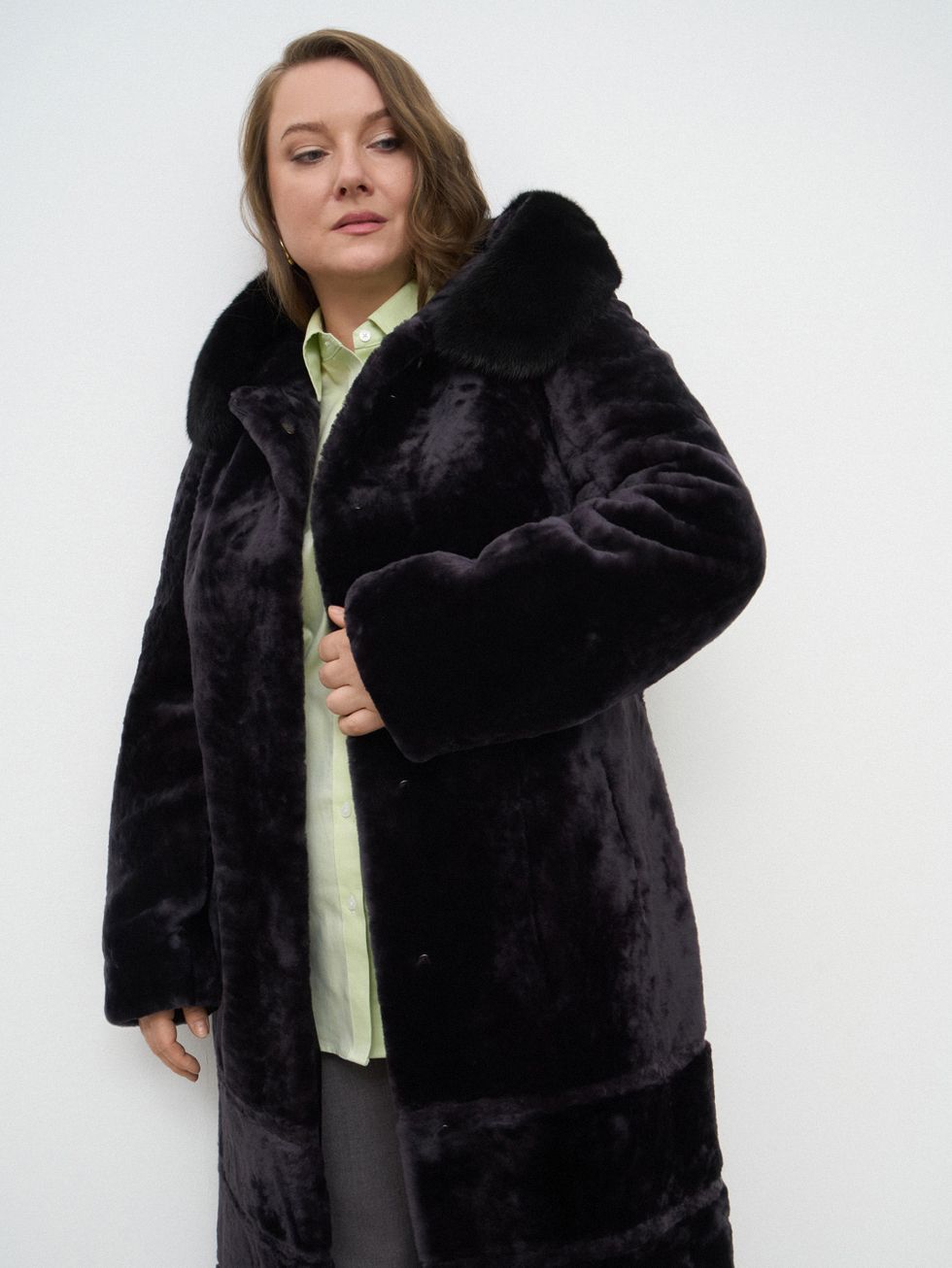 ШУБА ТЕМНО-СЕРАЯ, МУТОН