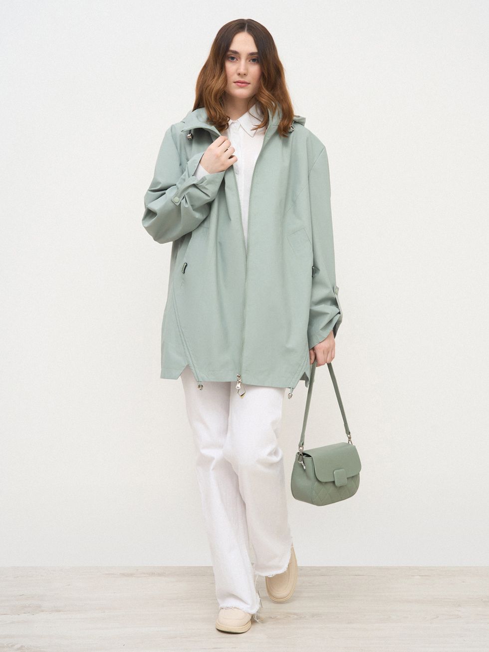 ВЕТРОВКА ЖЕНСКАЯ, СВЕТЛО-ЗЕЛЕНАЯ