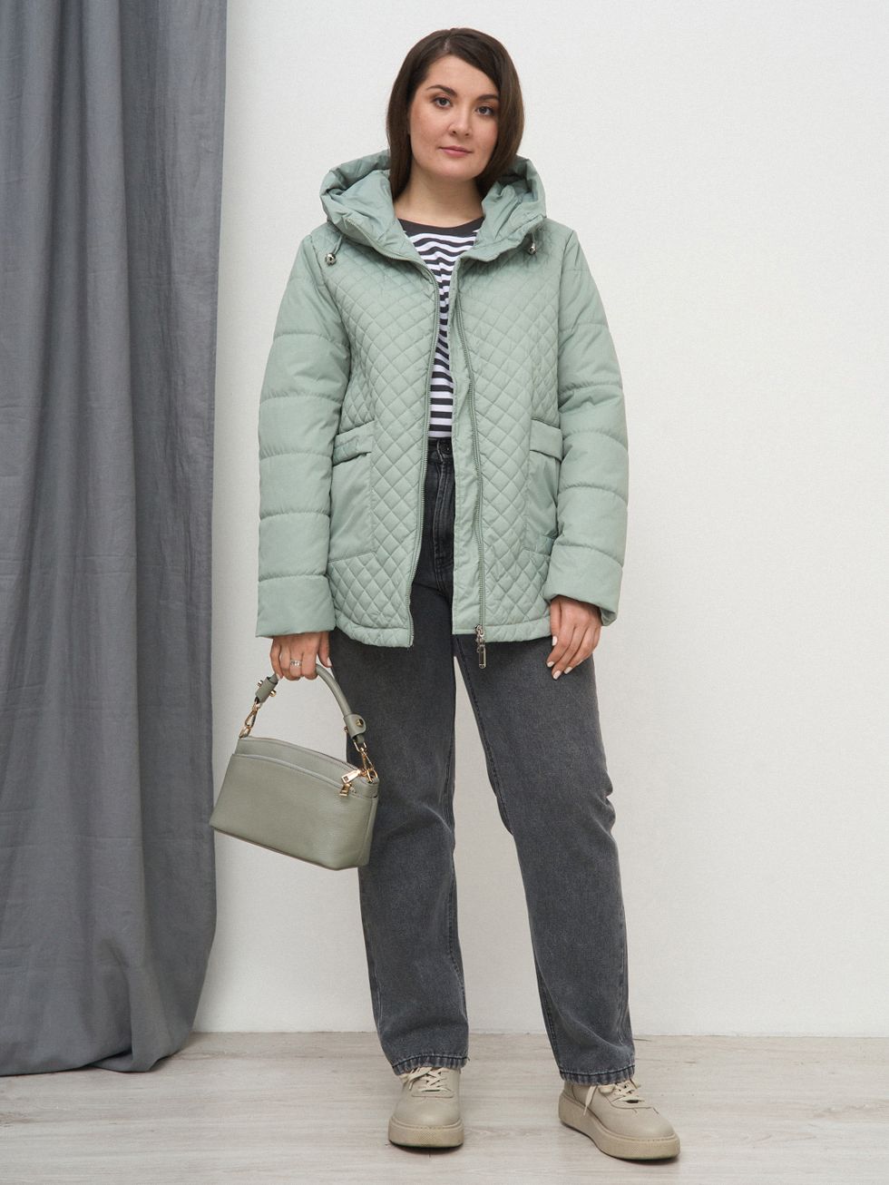 ВЕТРОВКА ЖЕНСКАЯ, СВЕТЛО-ЗЕЛЕНАЯ