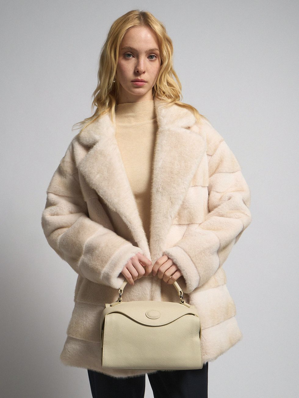 ШУБА КРЕМОВАЯ, ЭКО-МЕХ