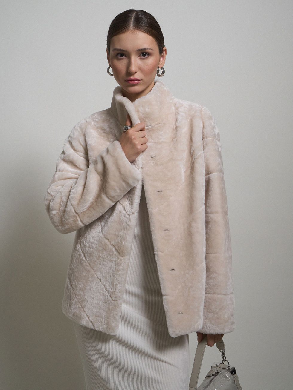 ШУБА КРЕМОВАЯ, МУТОН