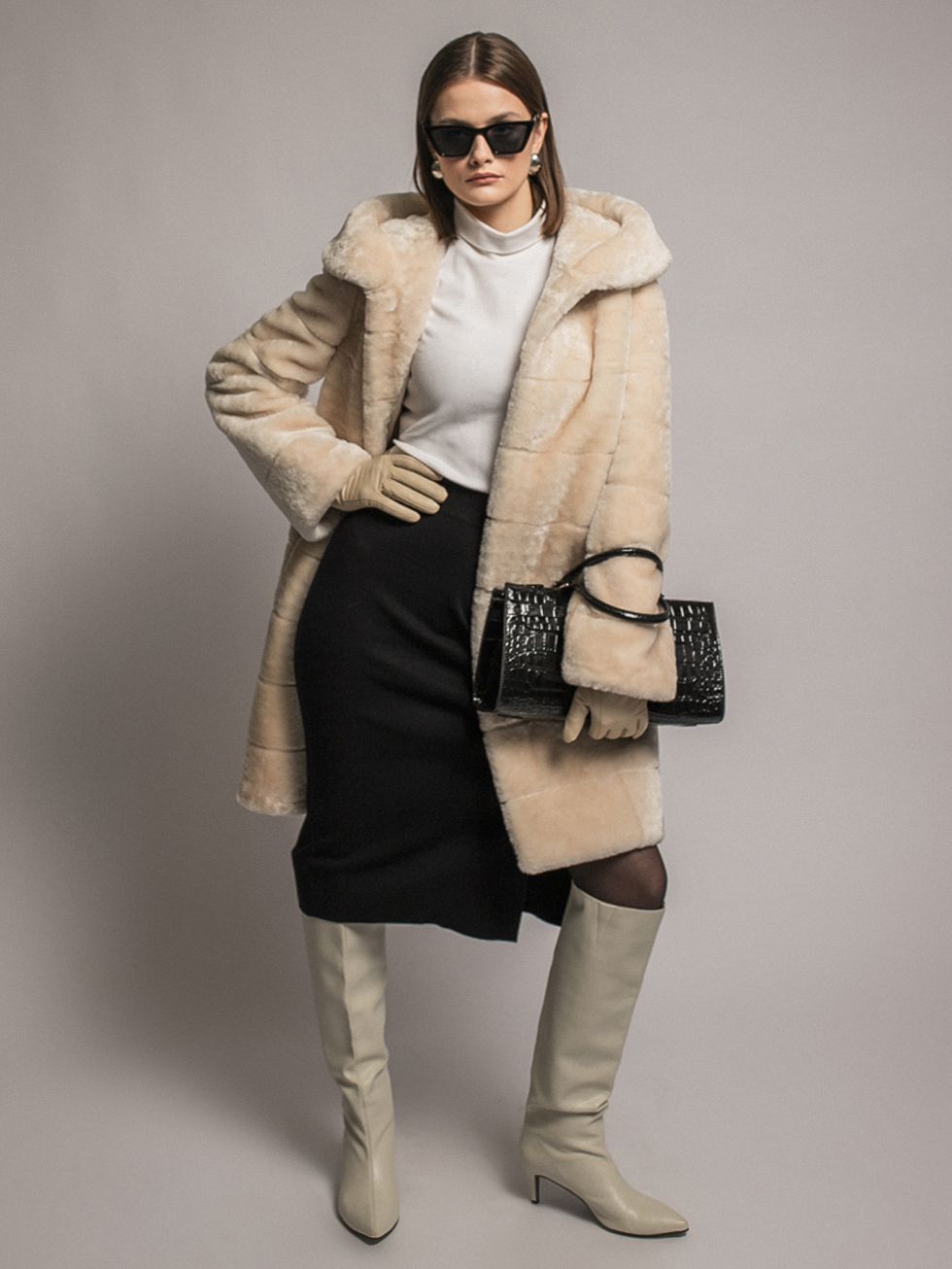 ШУБА КРЕМОВАЯ, МУТОН