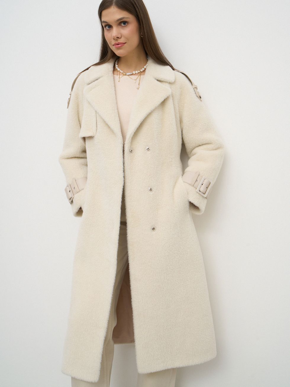 ШУБА КРЕМОВАЯ, ШЕРСТЬ И ПОЛИЭСТЕР