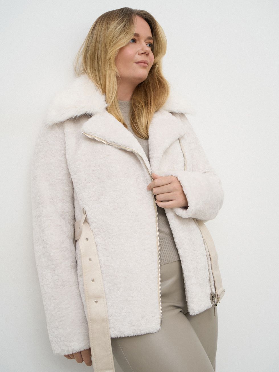 ШУБА КРЕМОВАЯ, ЭКО-МЕХ