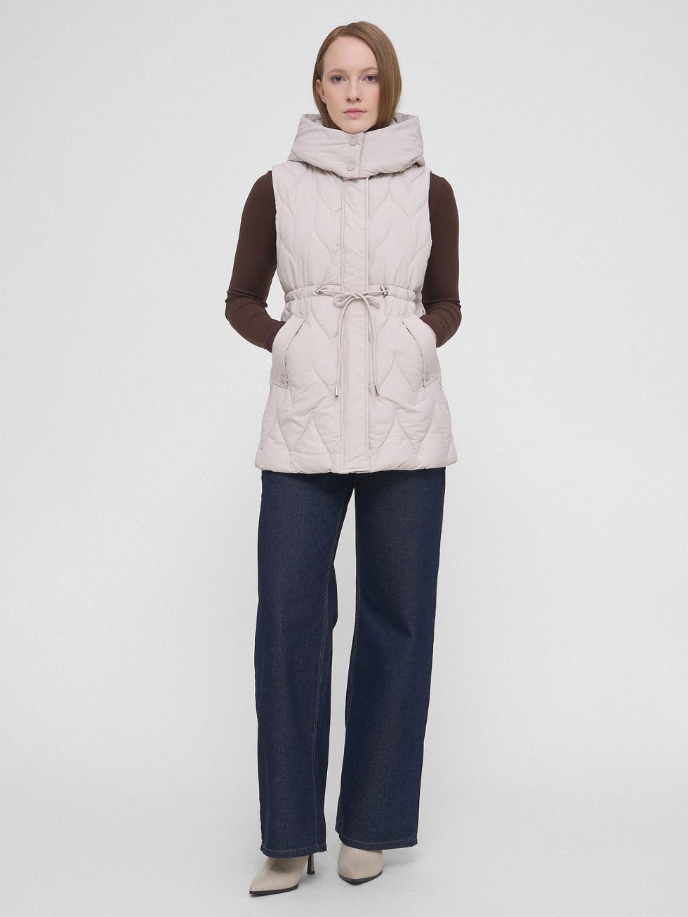 ПУХОВЫЙ ЖИЛЕТ ЖЕНСКИЙ, КРЕМОВЫЙ