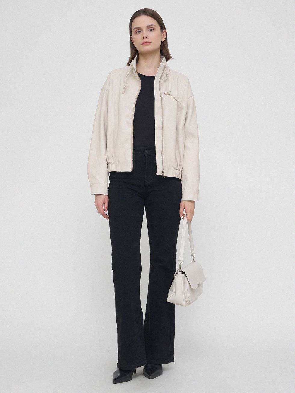 КОЖАНАЯ КУРТКА ЖЕНСКАЯ, КРЕМОВАЯ