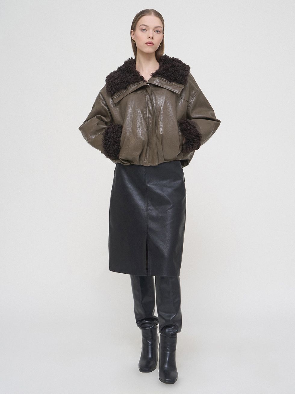 КОЖАНАЯ КУРТКА ЖЕНСКАЯ, ХАКИ